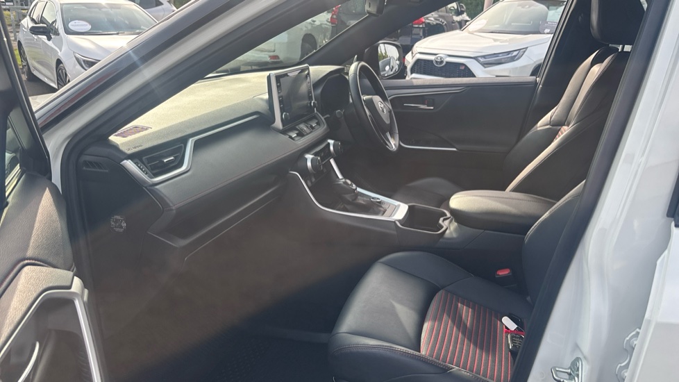 Toyota RAV4 2.5 PHEV Dynamic 5dr CVT Estate - Image 5