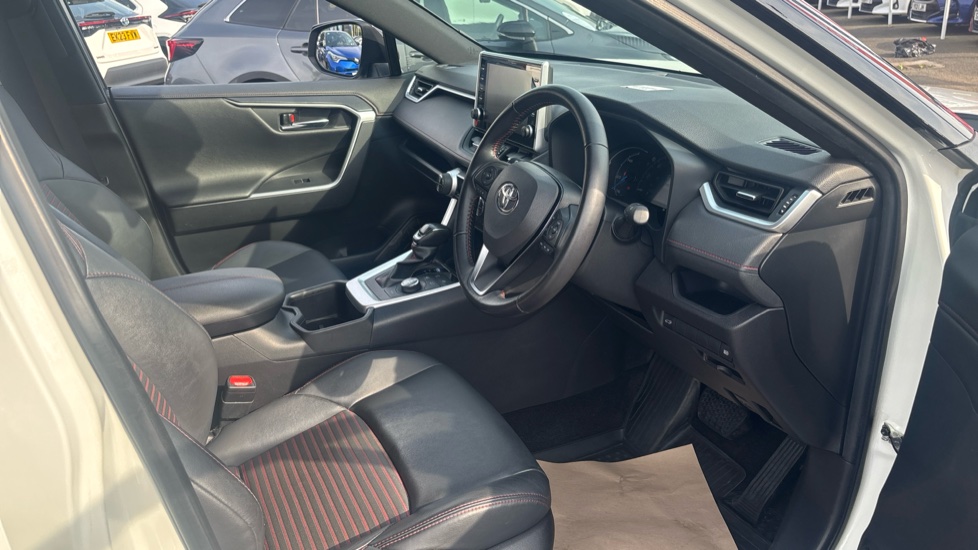 Toyota RAV4 2.5 PHEV Dynamic 5dr CVT Estate - Image 12