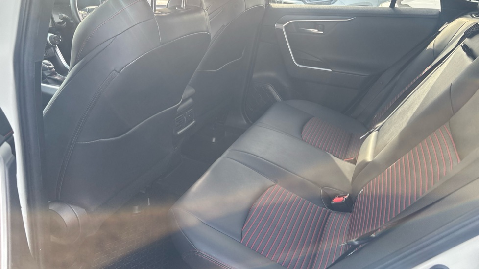 Toyota RAV4 2.5 PHEV Dynamic 5dr CVT Estate - Image 15