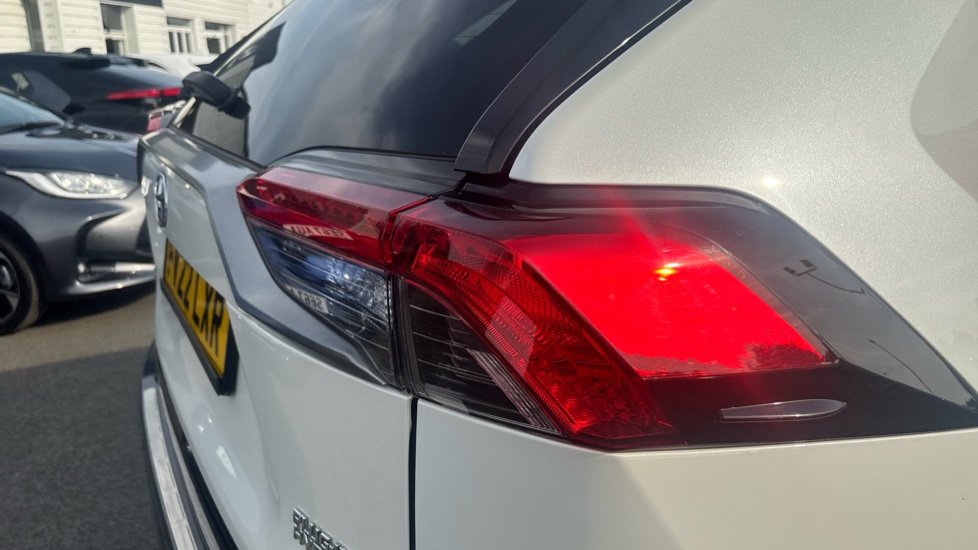 Toyota RAV4 2.5 PHEV Dynamic 5dr CVT Estate - Image 21