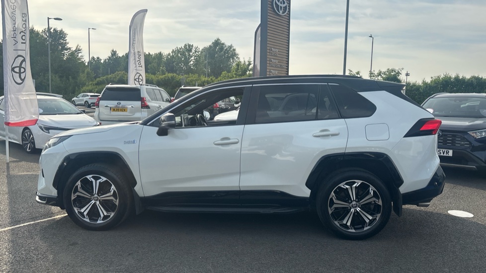 Toyota RAV4 2.5 PHEV Dynamic 5dr CVT Estate - Image 24