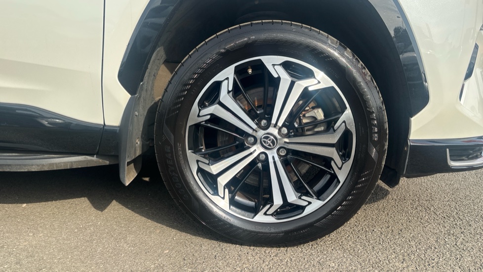 Toyota RAV4 2.5 PHEV Dynamic 5dr CVT Estate - Image 29