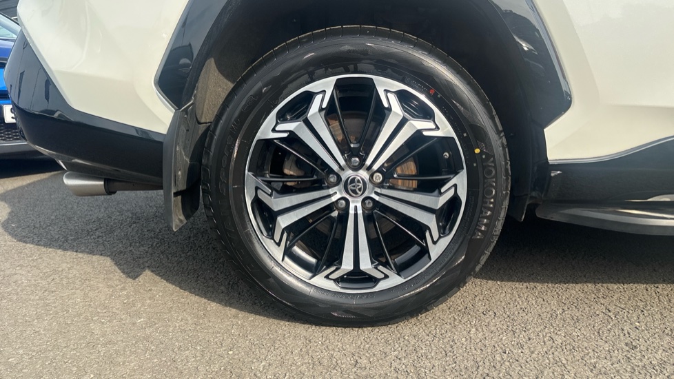 Toyota RAV4 2.5 PHEV Dynamic 5dr CVT Estate - Image 30