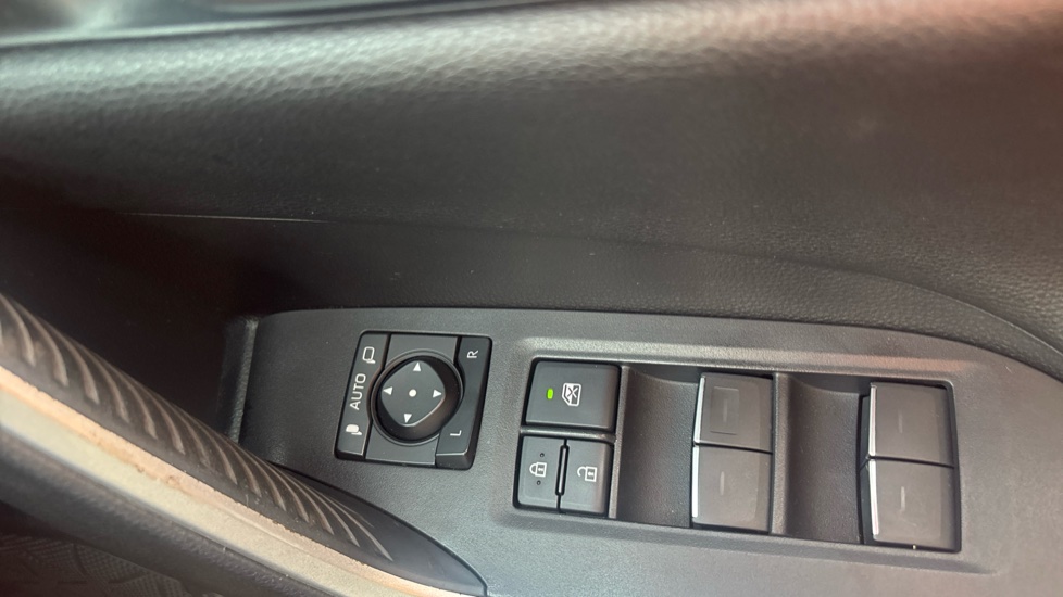 Toyota RAV4 2.5 PHEV Dynamic 5dr CVT Estate - Image 43