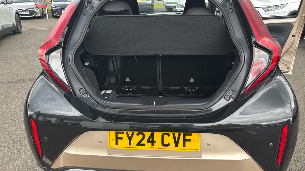 Toyota Aygo X 1.0 VVT-i Exclusive 5dr Auto Petrol Hatchback - Image 13