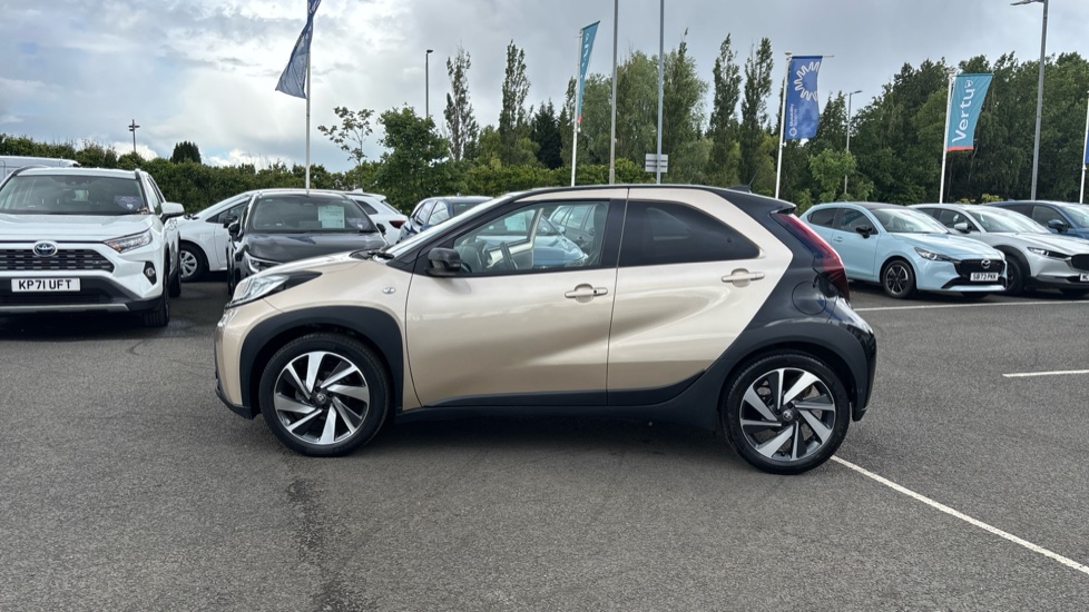 Toyota Aygo X 1.0 VVT-i Exclusive 5dr Auto Petrol Hatchback - Image 24
