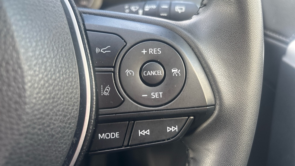 Toyota RAV4 2.5 VVT-i Hybrid Icon TSS 5dr CVT [Cloth] 2WD Hybrid Estate - Image 34