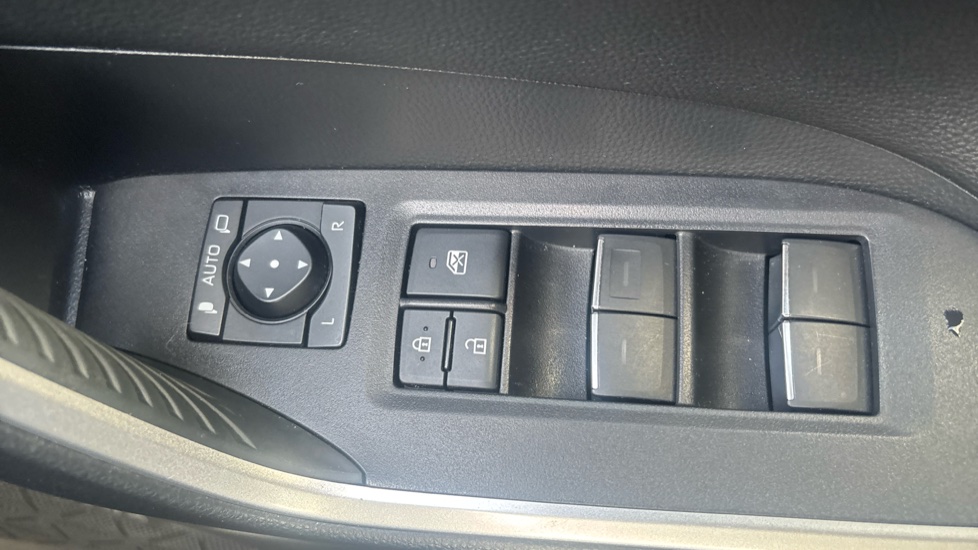 Toyota RAV4 2.5 VVT-i Hybrid Icon TSS 5dr CVT [Cloth] 2WD Hybrid Estate - Image 37