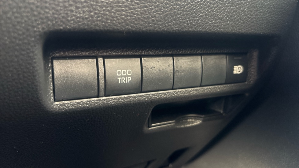 Toyota RAV4 2.5 VVT-i Hybrid Icon TSS 5dr CVT [Cloth] 2WD Hybrid Estate - Image 38