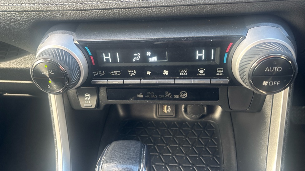Toyota RAV4 2.5 VVT-i Hybrid Icon TSS 5dr CVT [Cloth] 2WD Hybrid Estate - Image 40
