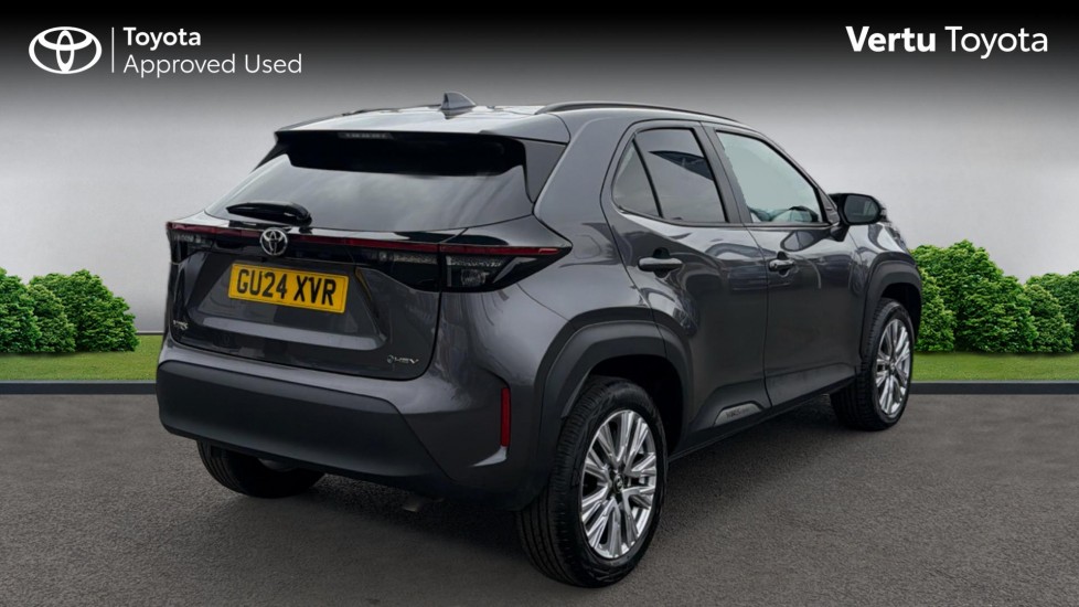 Toyota Yaris Cross 1.5 Hybrid Design 5dr CVT Hybrid Estate - Image 2