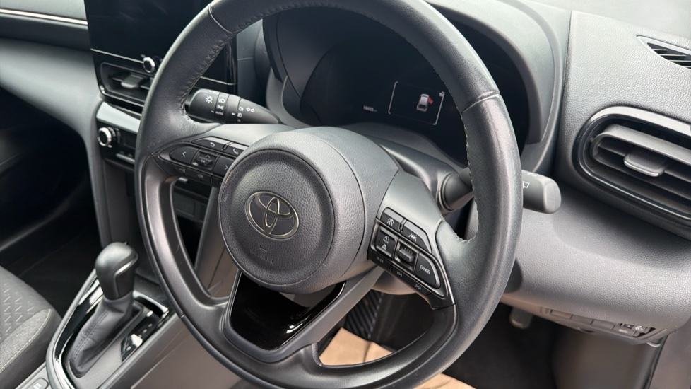 Toyota Yaris Cross 1.5 Hybrid Design 5dr CVT Hybrid Estate - Image 10