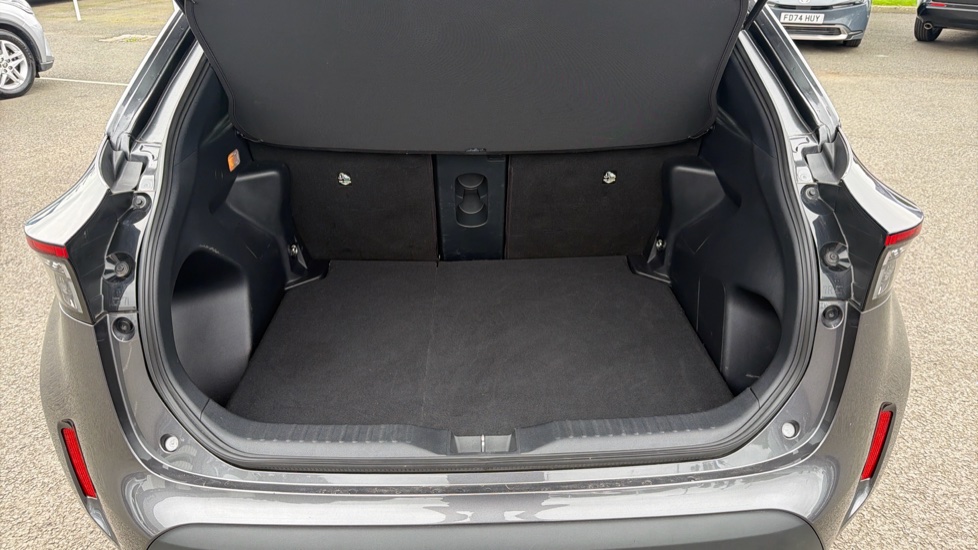 Toyota Yaris Cross 1.5 Hybrid Design 5dr CVT Hybrid Estate - Image 13