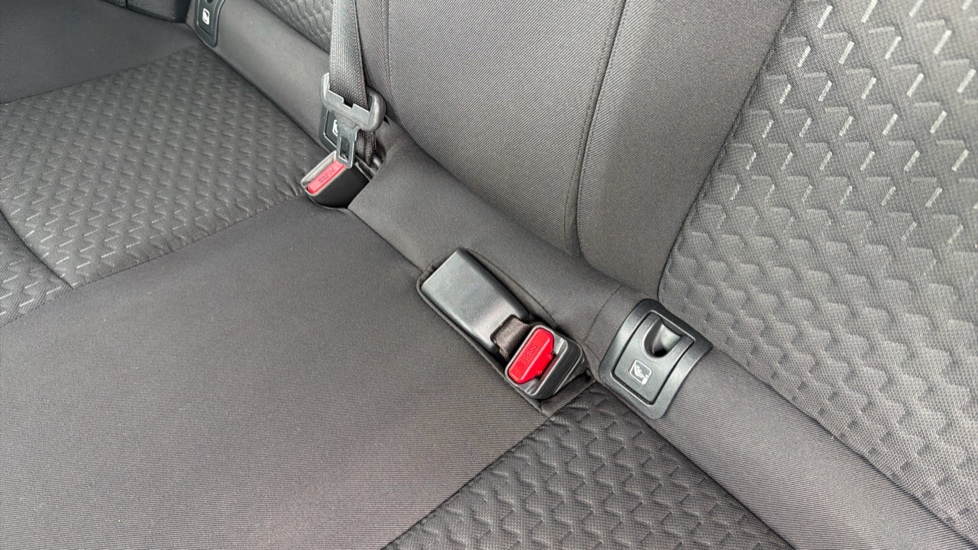 Toyota Yaris Cross 1.5 Hybrid Design 5dr CVT Hybrid Estate - Image 14