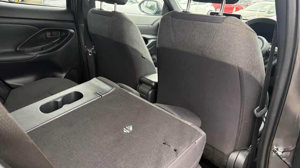 Toyota Yaris Cross 1.5 Hybrid Design 5dr CVT Hybrid Estate - Image 18