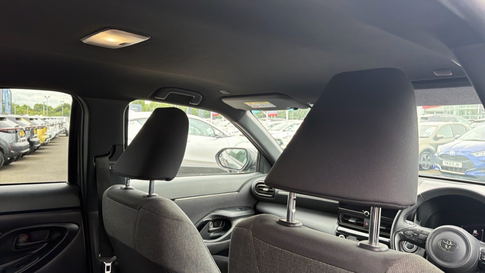 Toyota Yaris Cross 1.5 Hybrid Design 5dr CVT Hybrid Estate - Image 19