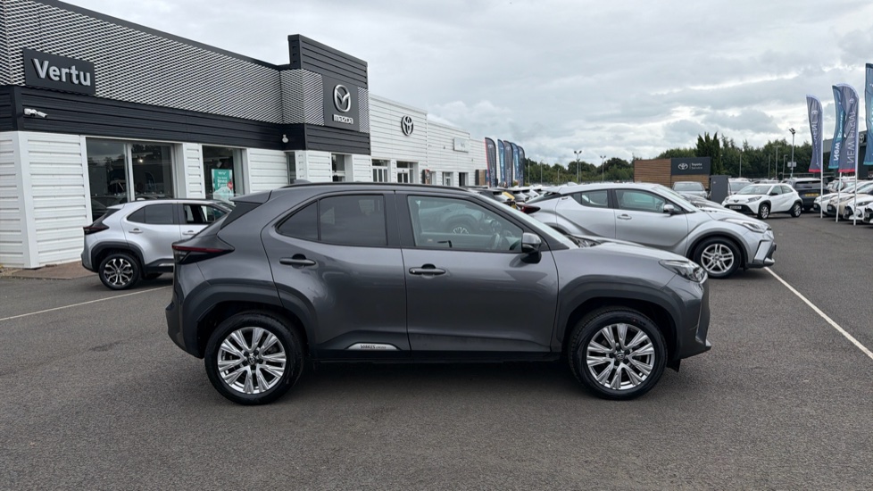 Toyota Yaris Cross 1.5 Hybrid Design 5dr CVT Hybrid Estate - Image 23