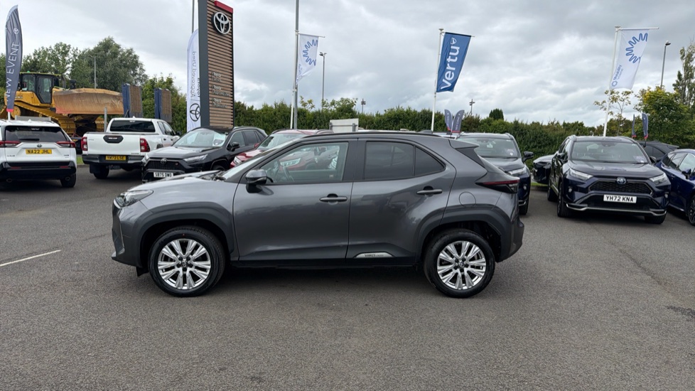 Toyota Yaris Cross 1.5 Hybrid Design 5dr CVT Hybrid Estate - Image 24