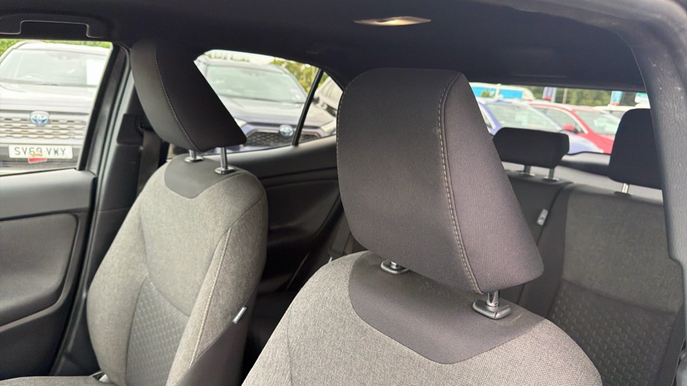 Toyota Yaris Cross 1.5 Hybrid Design 5dr CVT Hybrid Estate - Image 31