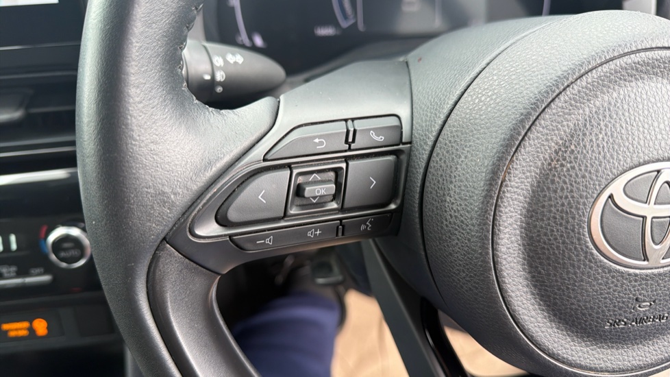 Toyota Yaris Cross 1.5 Hybrid Design 5dr CVT Hybrid Estate - Image 38