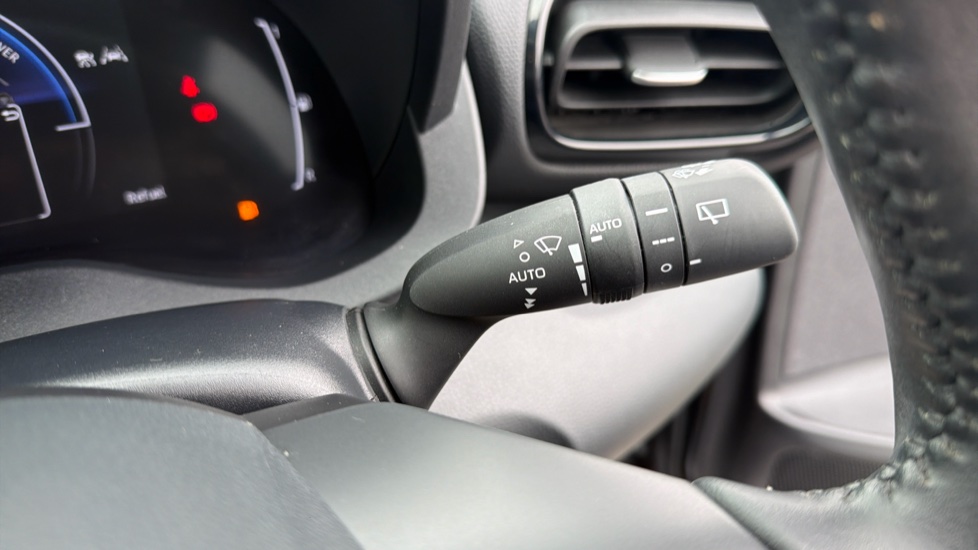 Toyota Yaris Cross 1.5 Hybrid Design 5dr CVT Hybrid Estate - Image 40