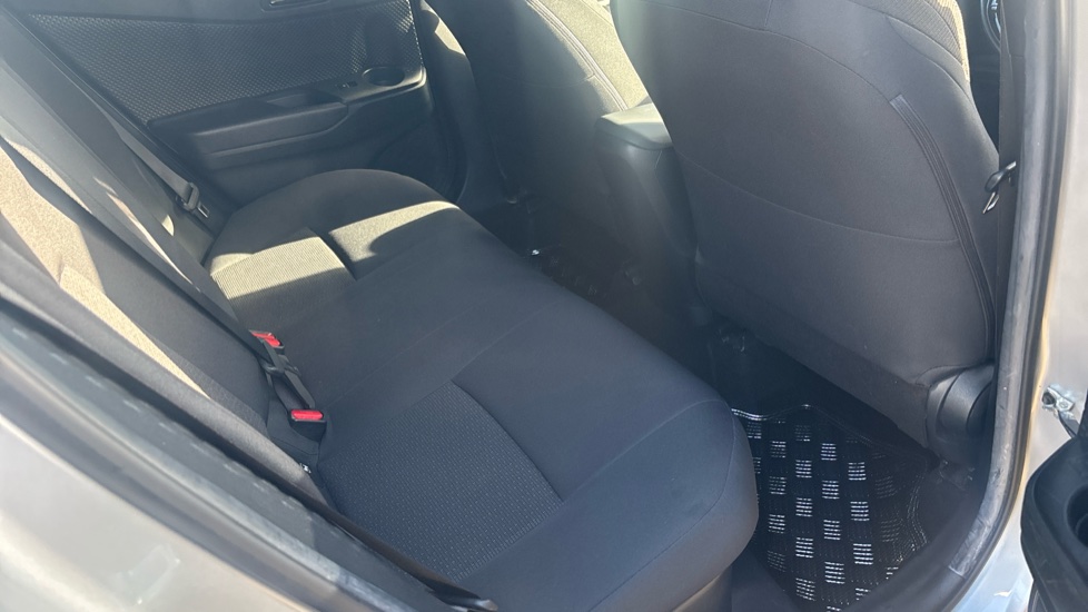 Toyota C-HR 1.8 Hybrid Icon 5dr CVT Hybrid Hatchback - Image 8