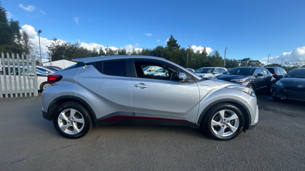 Toyota C-HR 1.8 Hybrid Icon 5dr CVT Hybrid Hatchback - Image 23