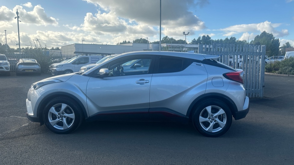 Toyota C-HR 1.8 Hybrid Icon 5dr CVT Hybrid Hatchback - Image 24