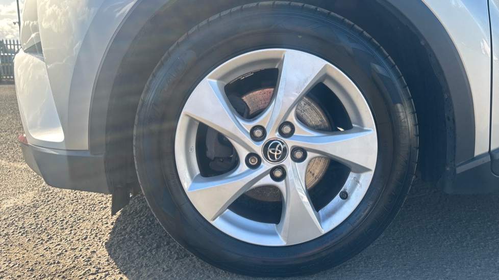 Toyota C-HR 1.8 Hybrid Icon 5dr CVT Hybrid Hatchback - Image 30