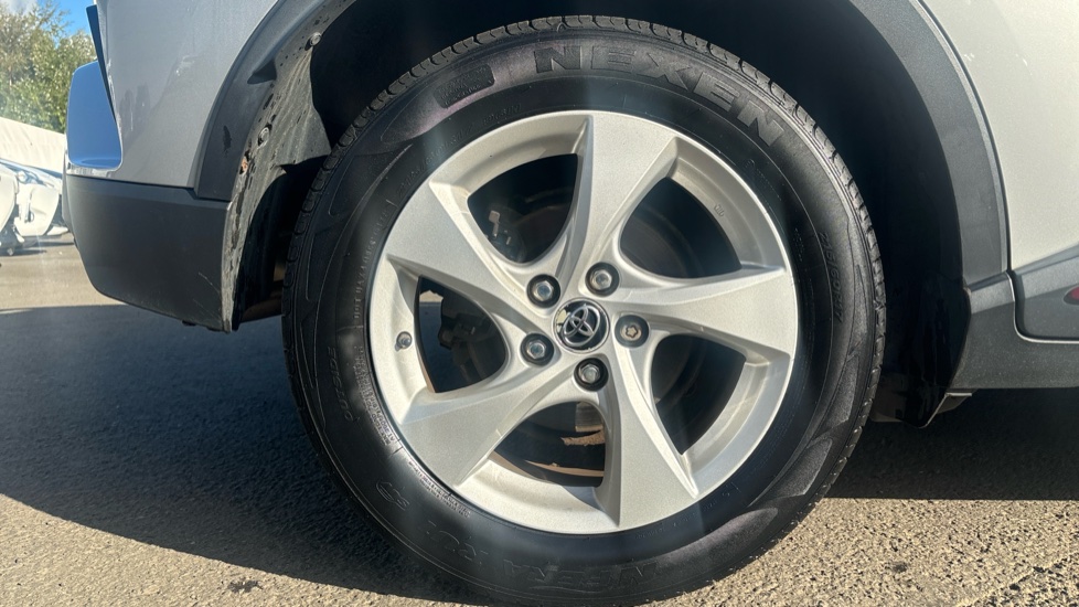 Toyota C-HR 1.8 Hybrid Icon 5dr CVT Hybrid Hatchback - Image 31