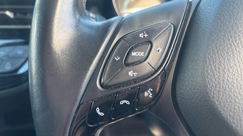 Toyota C-HR 1.8 Hybrid Icon 5dr CVT Hybrid Hatchback - Image 35