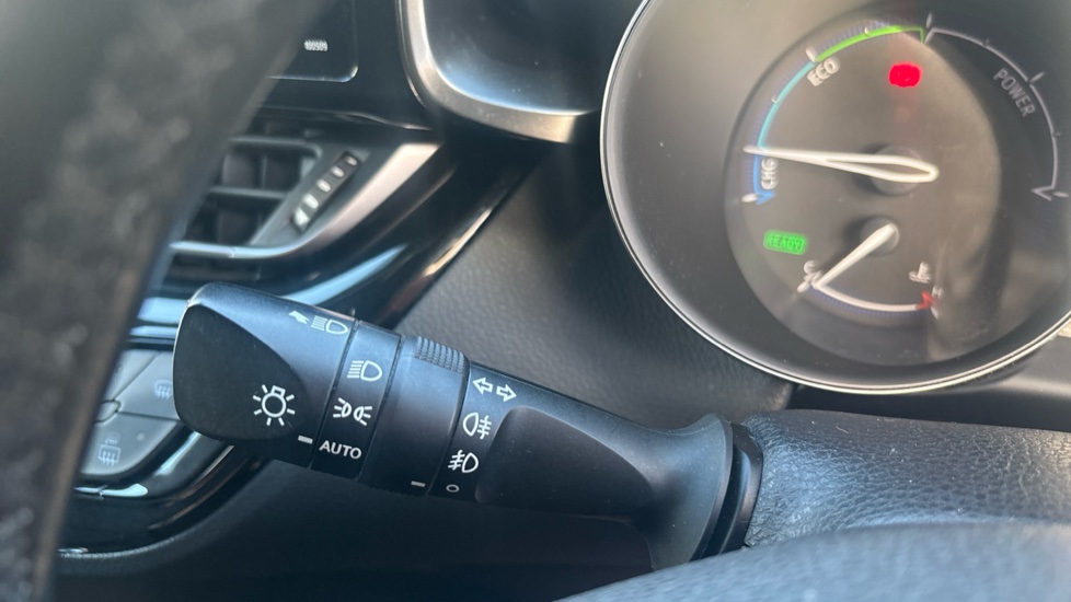 Toyota C-HR 1.8 Hybrid Icon 5dr CVT Hybrid Hatchback - Image 38