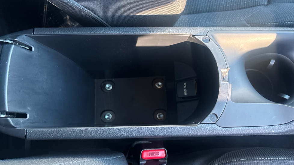 Toyota C-HR 1.8 Hybrid Icon 5dr CVT Hybrid Hatchback - Image 47