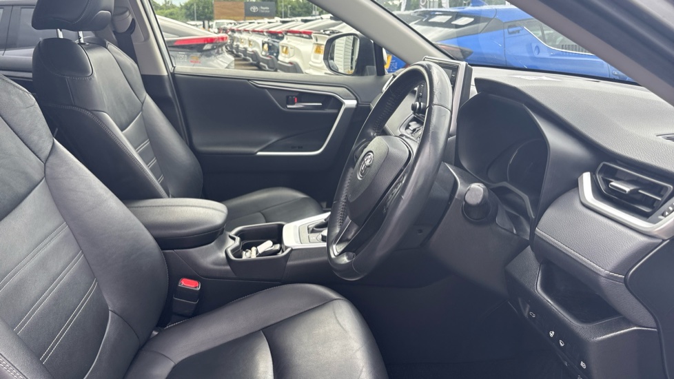 Toyota RAV4 2.5 VVT-i Hybrid Excel TSS 5dr CVT Hybrid Estate - Image 12
