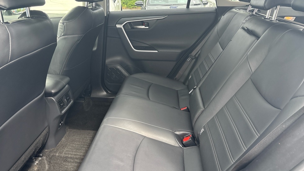 Toyota RAV4 2.5 VVT-i Hybrid Excel TSS 5dr CVT Hybrid Estate - Image 15