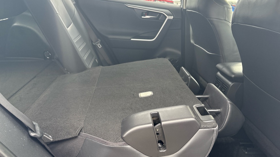 Toyota RAV4 2.5 VVT-i Hybrid Excel TSS 5dr CVT Hybrid Estate - Image 18