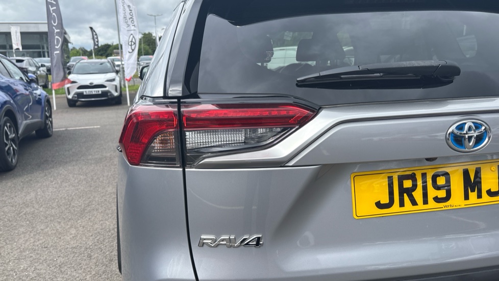 Toyota RAV4 2.5 VVT-i Hybrid Excel TSS 5dr CVT Hybrid Estate - Image 21