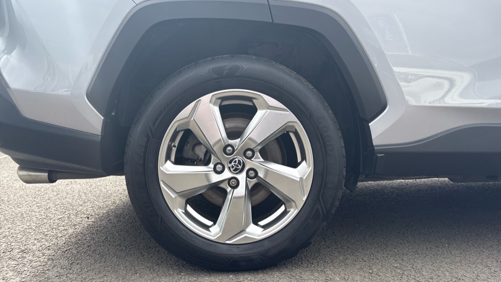 Toyota RAV4 2.5 VVT-i Hybrid Excel TSS 5dr CVT Hybrid Estate - Image 25