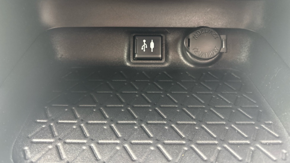 Toyota RAV4 2.5 VVT-i Hybrid Excel TSS 5dr CVT Hybrid Estate - Image 35