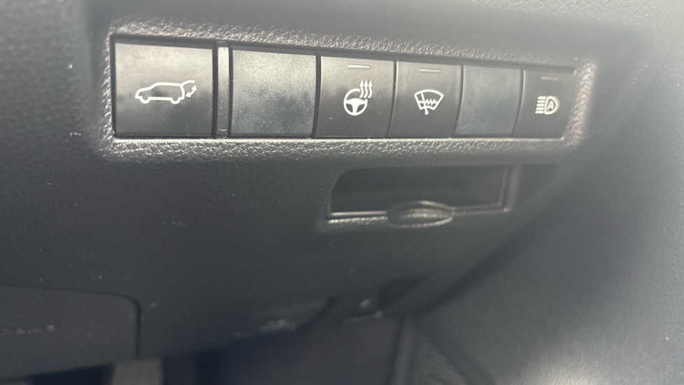 Toyota RAV4 2.5 VVT-i Hybrid Excel TSS 5dr CVT Hybrid Estate - Image 42