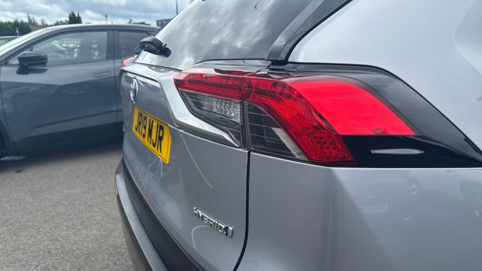 Toyota RAV4 2.5 VVT-i Hybrid Excel TSS 5dr CVT Hybrid Estate - Image 53