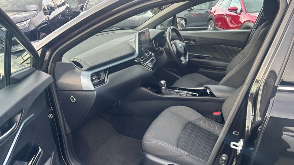Toyota C-HR 2.0 Hybrid Design 5dr CVT Hybrid Hatchback - Image 5
