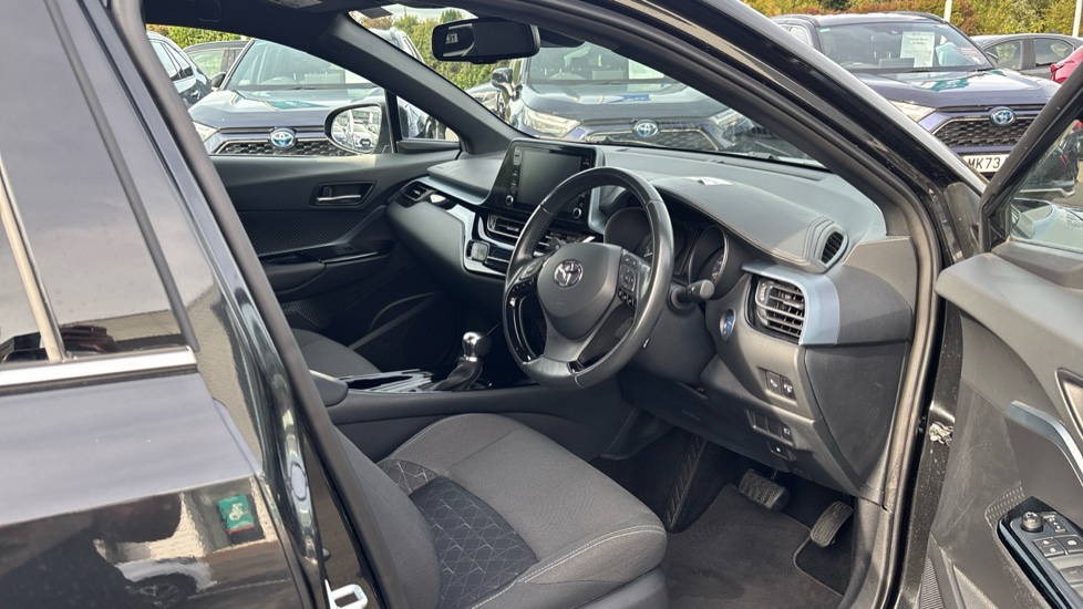 Toyota C-HR 2.0 Hybrid Design 5dr CVT Hybrid Hatchback - Image 12