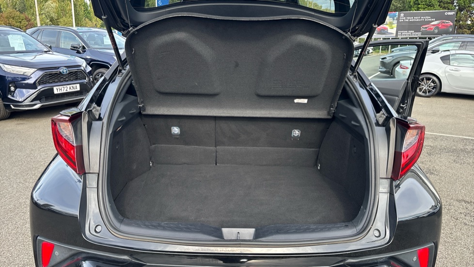 Toyota C-HR 2.0 Hybrid Design 5dr CVT Hybrid Hatchback - Image 13