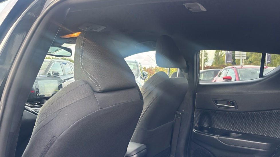 Toyota C-HR 2.0 Hybrid Design 5dr CVT Hybrid Hatchback - Image 19
