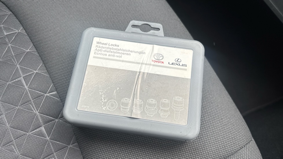 Toyota C-HR 2.0 Hybrid Design 5dr CVT Hybrid Hatchback - Image 29