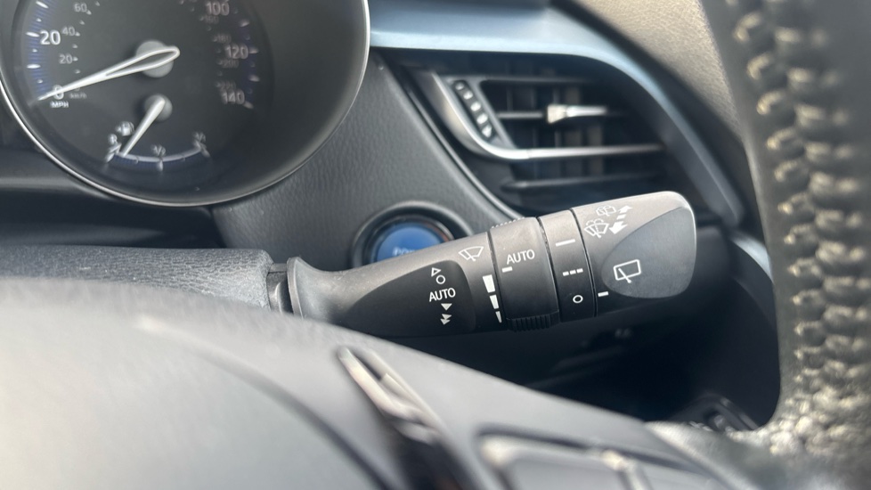 Toyota C-HR 2.0 Hybrid Design 5dr CVT Hybrid Hatchback - Image 32
