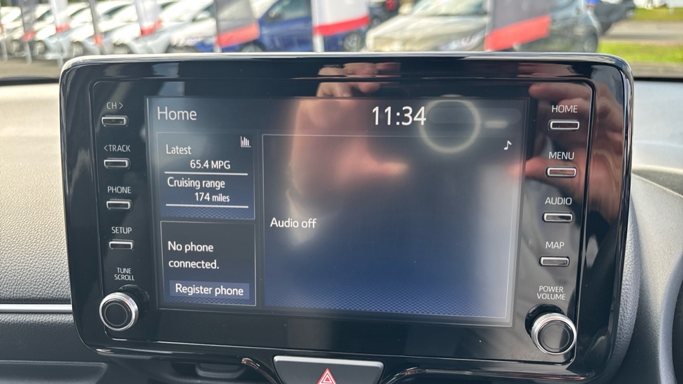 Toyota Yaris 1.5 Hybrid Design 5dr CVT Hybrid Hatchback - Image 9