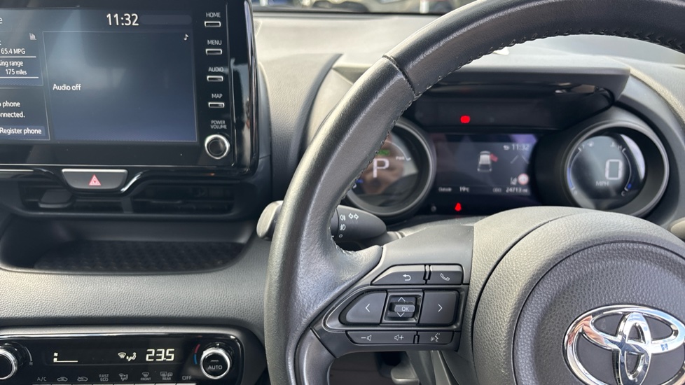 Toyota Yaris 1.5 Hybrid Design 5dr CVT Hybrid Hatchback - Image 10