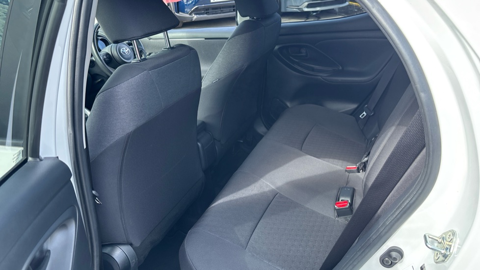 Toyota Yaris 1.5 Hybrid Design 5dr CVT Hybrid Hatchback - Image 15